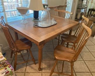 Stickley table with 6 chairs