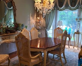 Bassett Dining Table and 6 Chairs; 2 of Chairs are Captain Chairs