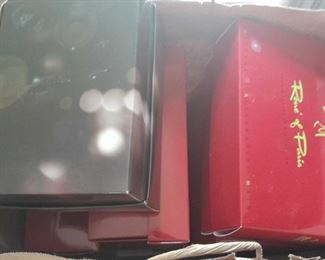 Mystery Lot Assorted Short Wigs Brunette, Blonde Highlights