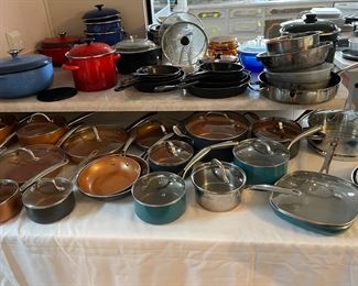 Entire pot and pans sets almost new!