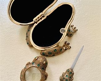 Encrusted frog trinket box (open)
