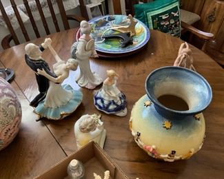 UNQUIE ROMANIA GLASS COLLECTIBLES 