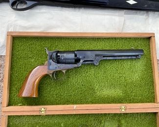 BLACK POWDER EUROARMS BRESCIA   MADE IN ITALY.  44 CAL. NAVY MODEL 