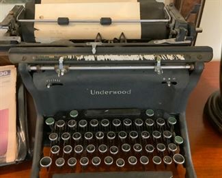 Underwood vintage manual typewriter 