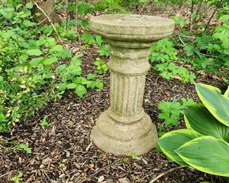 Cement pedestal