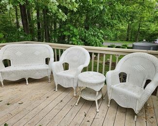 White Wicker Furniture