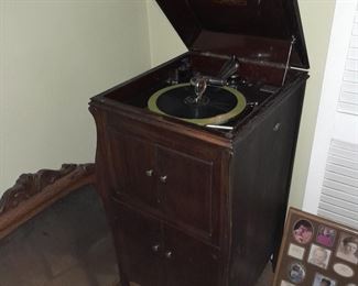 Victrola Console