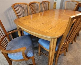 Dinning room table with 8 chairs