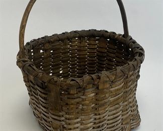 Wrapped Rim Basket with Wooden Handle