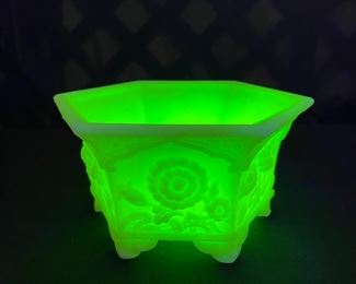 Fenton Water Lilly Custard Satin Uranium Planter  under black light