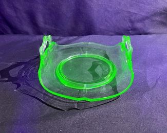 Vintage LE Smith Uranium Bon Bon Dish   under black light