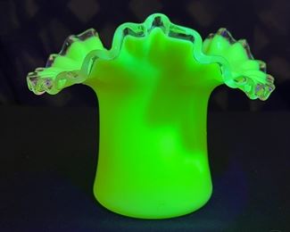 VTG Fenton Ivory Crest Ruffled Top Hat Vase  under black light