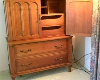 Davis Cabinet Co. Chest on Chest "Aegean Collection"      42 x 17 x 54   w/matching Dresser & King Headboard 