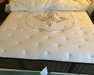 Sealy King Mattress 76 x 79 x 13 