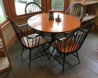 Iron Spindle Back Chairs w/42 Round Table