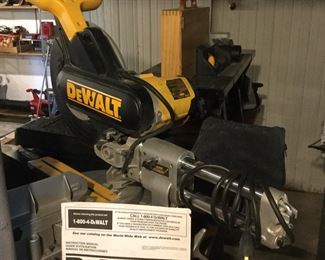 DeWalt Sliding Compound Miter Saw
