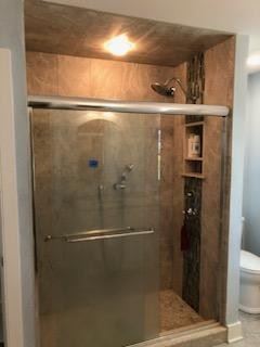 Sliding glass shower doors