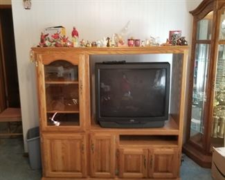 Entertainment  center, free tv, birds