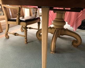 4 CHAIRS AND TABLE