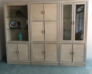 ENTERTAINMENT AND DISPLAY CABINET