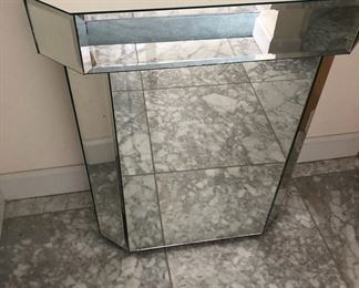 MIRROR SIDE TABLE
