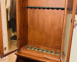 Large Wood Gun Cabinet w/ Glass Doors. Lockable. Top Condition. Holds 8 Guns and Lower Storage.