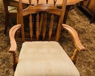 Mid Century Oak Formal Dining Room Table with 2 Arm Chairs and 4 Side Chairs. 76" Total Length w/Leaf. Great Condition!