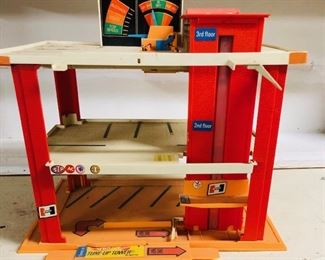 Vintage 1969 Hot Wheels Tune Up Tower.