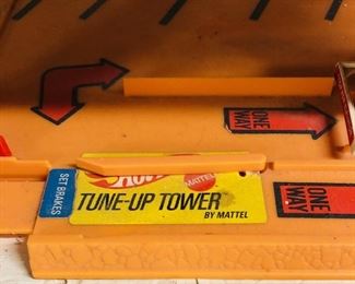 Vintage 1969 Hot Wheels Tune Up Tower.