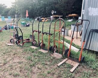 Large Outdoor Shopping Area. Come Find Your Treasure!