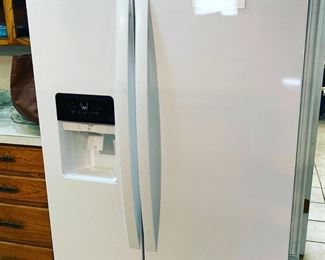 Like New Whirlpool Refrigerator.