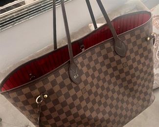 Authentic Used Louis Vuitton NEVERFULL GM (2012 version) - Beautiful Condition - Is monogrammed with small "DJ" - this bag is SOLD OUT on LV dotcom ~ 