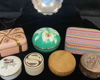 Q040 Trinket Boxes And More