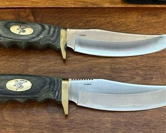 R40 Pair of Frost Cutlery Knives