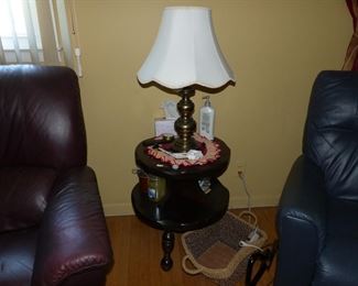 round table. table lamp