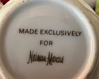 15. Neiman Marcus 9pc Lidded Tea Cup Set 