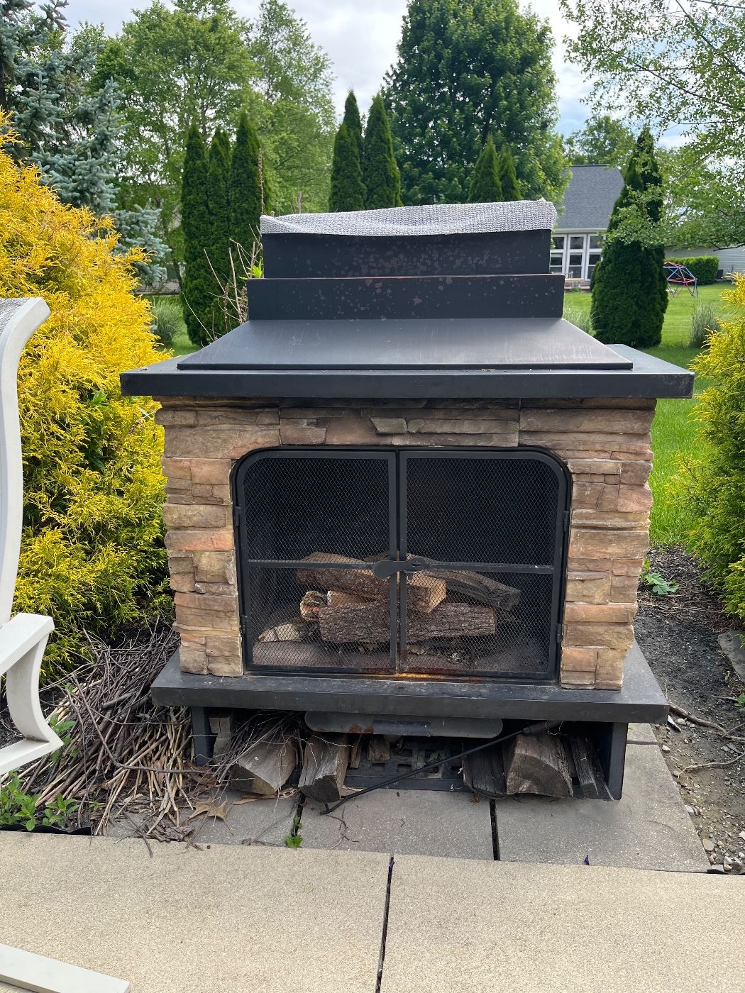 Outdoor fireplace 