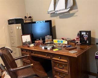 Nice office desk with chair