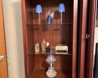 Perfume,
Cabinet