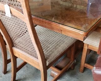 Dining table/chairs