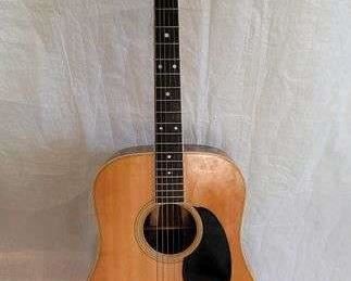 1973 MARTIN D-35 Guitar