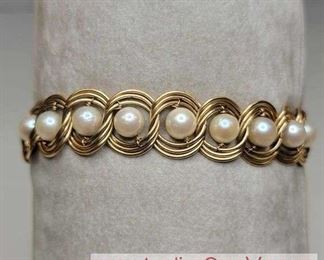 14K Gold And Pearl Bracelet.