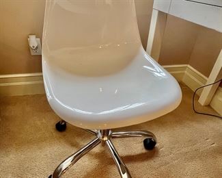 7. White Lacquer 2 Drawer Desk w/ Glass Protective Top (47" x 24" x 29")