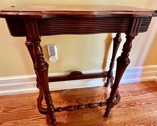 21. Bow Front Accent Table w/ Inlay (28" x 14" x 29")