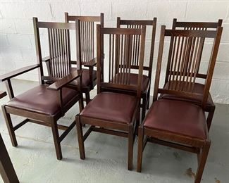 116. Set of 6 Stickley Dining Chairs 2 Arm (24" x 20" x 42") 4 Side (18" x 18" x 41") 