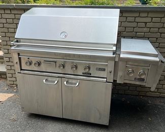 117. 5 Burner Lynx ProSear Grill Rotisserie w/ Side Burner Model # L42PFFR-NG Serial # 08F50325-11328