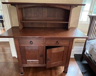 147. Arts and Crafts Sideboard w/ Hutch (60" x 24" x 57")