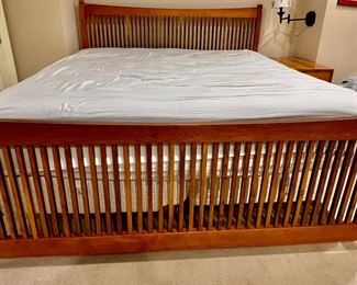 152. Stickley Mission Style King Bed (50"h)