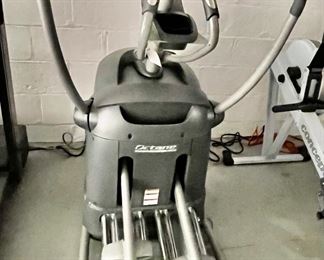 136. Octane Fitness Elliptical 37Ci