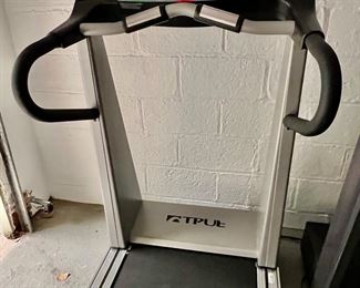 139. TRUE HRC Treadmill